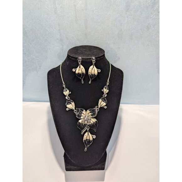 Black White Enamel Painted Rhinestone Necklace Earring Set - Picture 9 of 15
